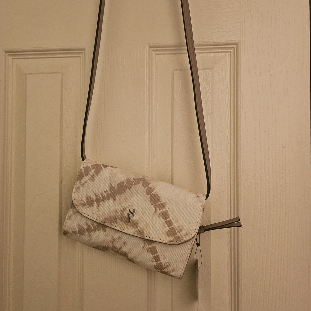 **NWT Neutral Beige Crossbody Organizer Bag 👜**
